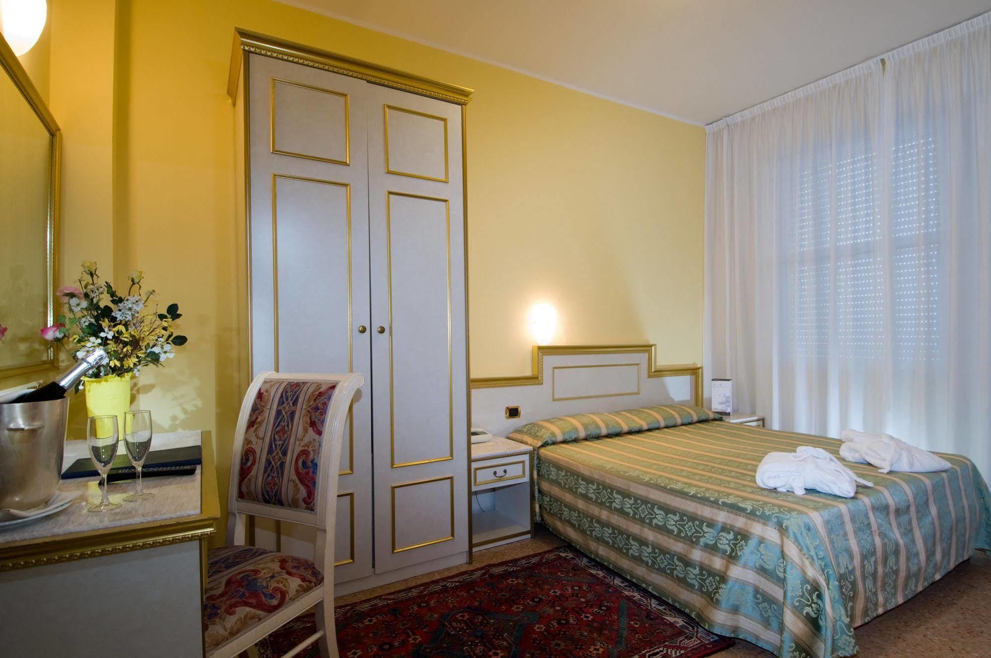 Hotel Internazionale Terme Абано-Терме Экстерьер фото